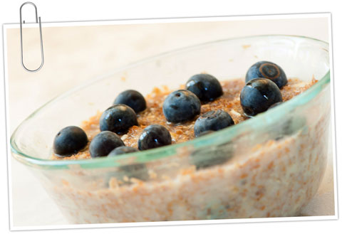 Oat hot cereal with blueberries and maple syrup