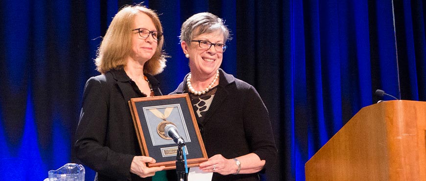 Dr Susan Roberts receiving W.O. Atwater Award San Diego CA 2016